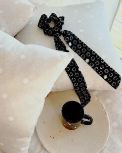 ATHENA SCRUNCHIE MED BINDEBÅND - SILKE<Randers Online