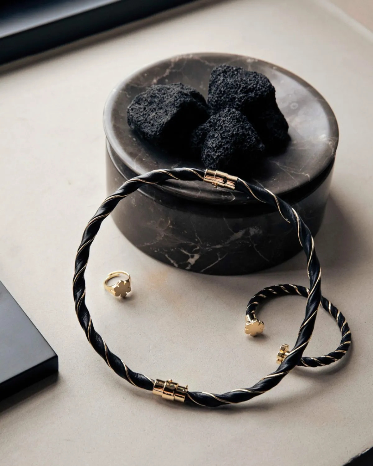 LEATHER TWIST ARMBÅND<Randers Sale